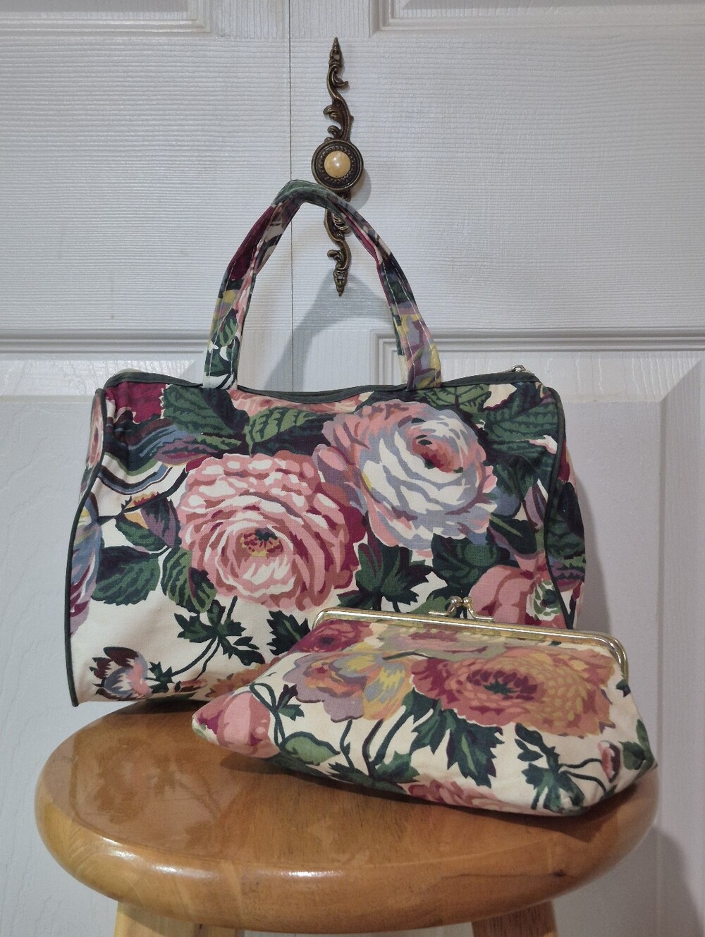 Vintage cosmetics and toiletry floral duffel bag and matching kisslock